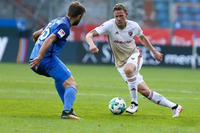 弗赖堡后卫因伤缺阵，球队防线不稳