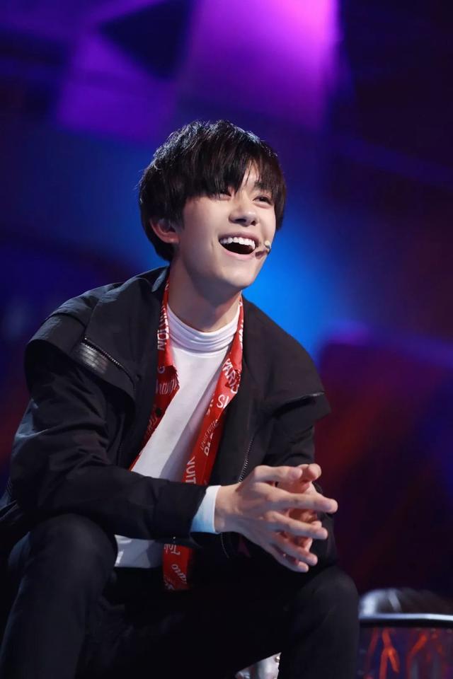 开云体育平台APP-加拿大选手人气飙升，精湛表现引发热议受到认可