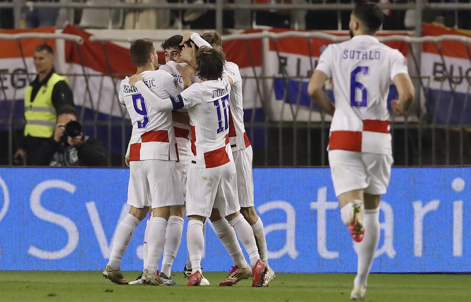 克罗地亚队攻守兼备备战欧国杯,首战挑战英格兰队的简单介绍 克罗地亚队攻守兼备备战欧国杯,首战挑战英格兰队的简单介绍