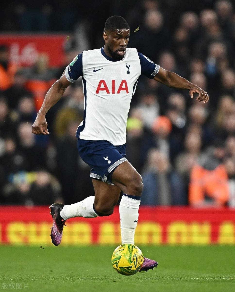 朗斯大胜雷恩，提升士气迎接下一场比赛