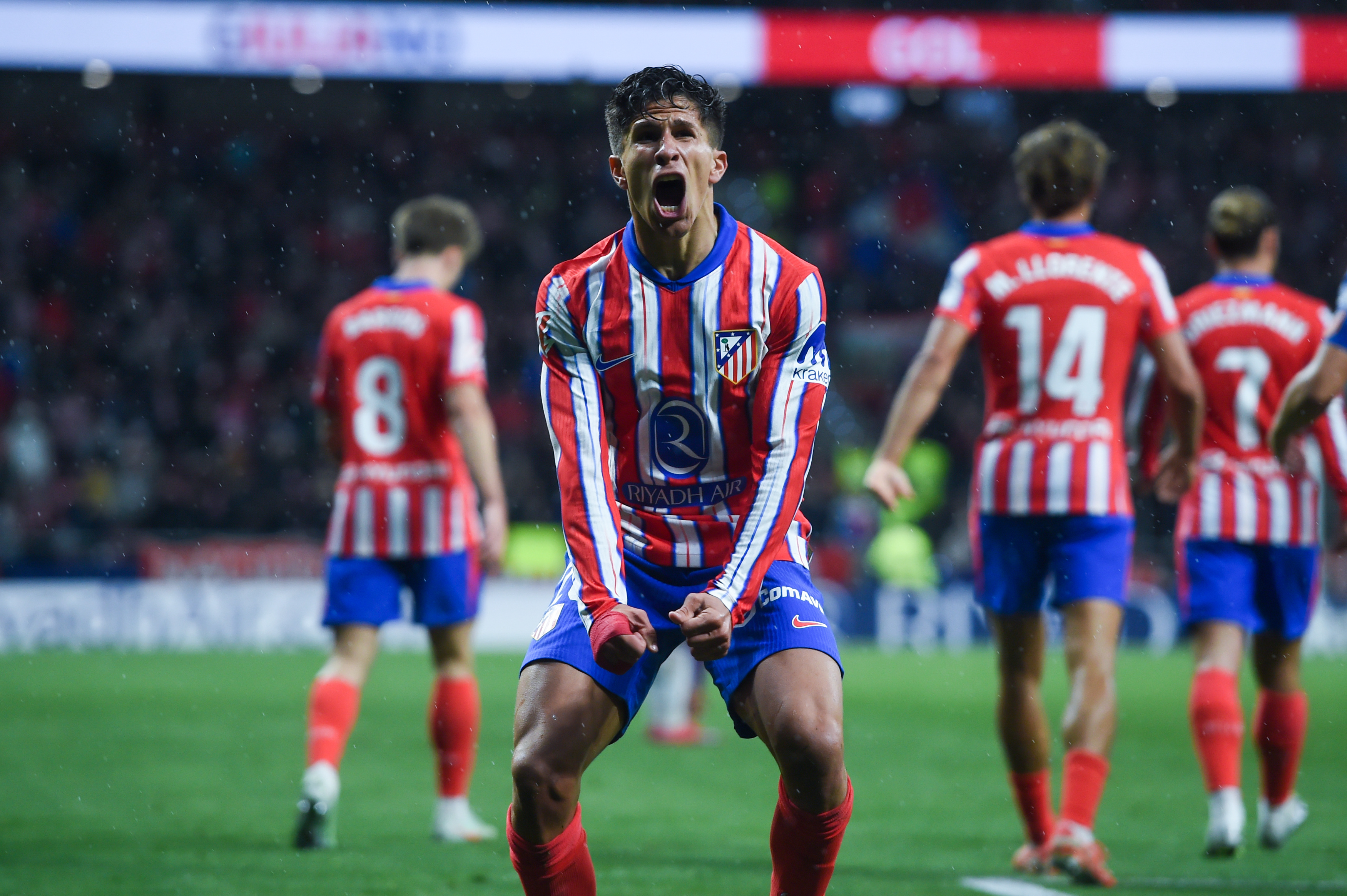 包含欧洲足球甲级联赛：西班牙马德里竞技队胜出巴塞罗那队的词条