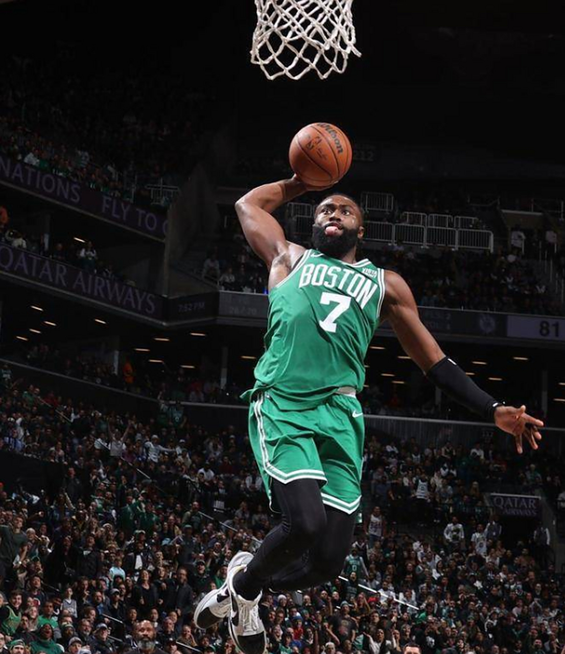 篮网主场大胜凯尔特人，东部半决赛再掀激战