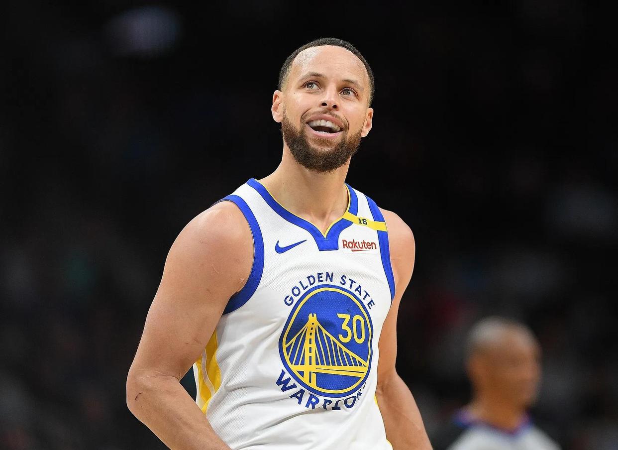 开云下载-勇士大胜快船，领先一场战局