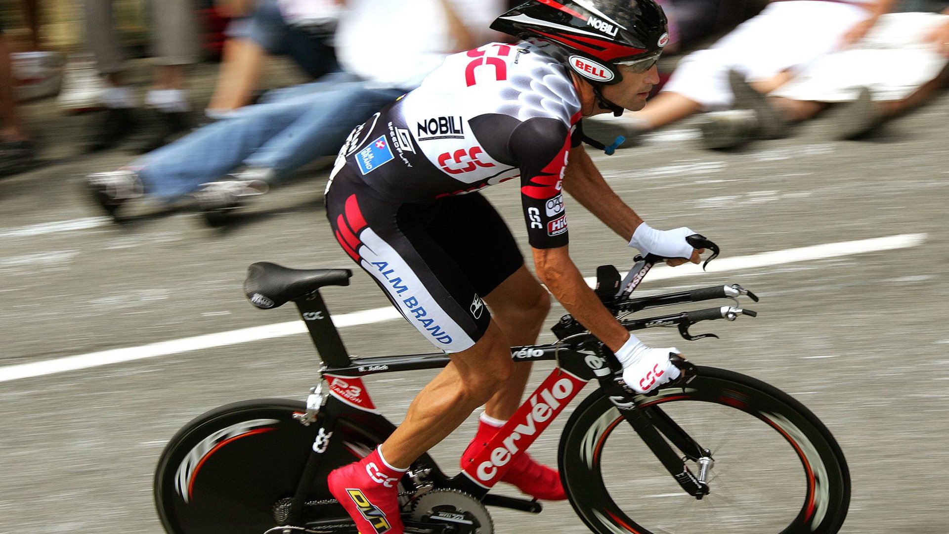 铁骑踏碎丹佛金矿,森林狼窒息式防守全面压制掘金,浓眉化身关键胜负手